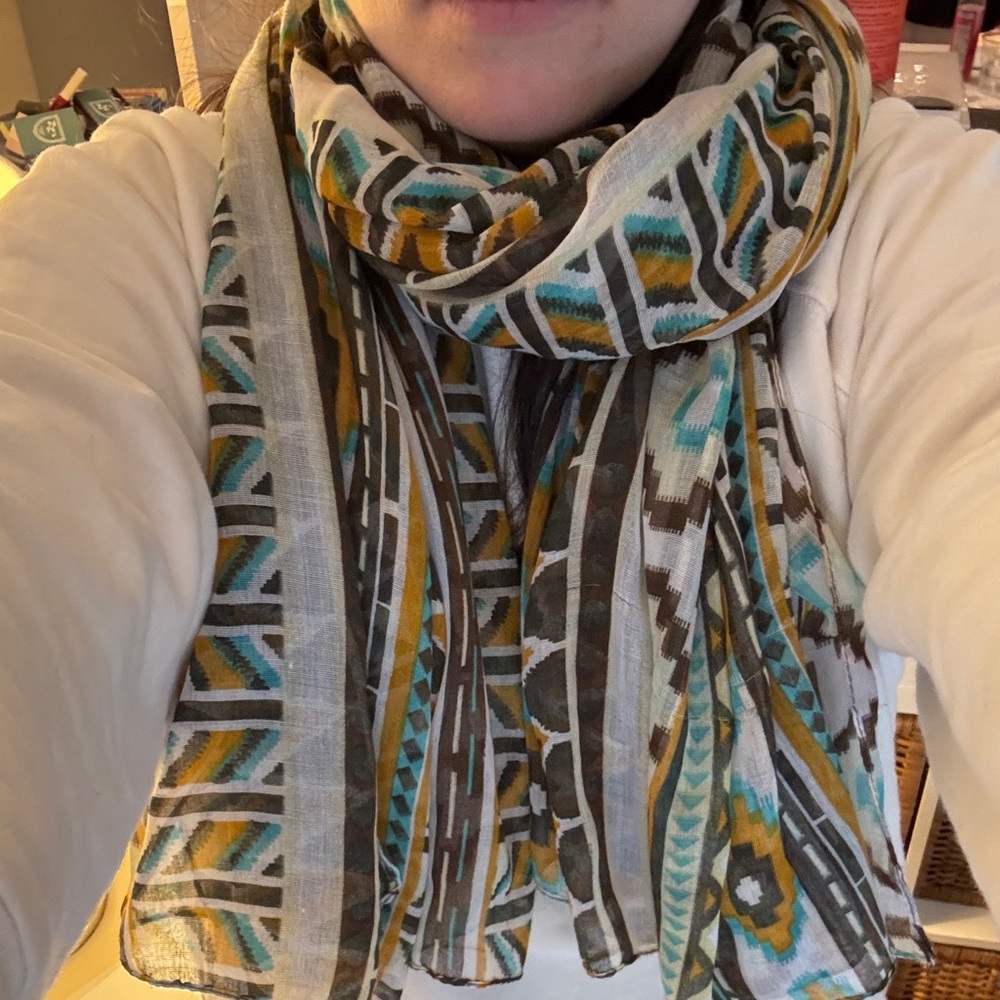 Geometric Patterned Scarf